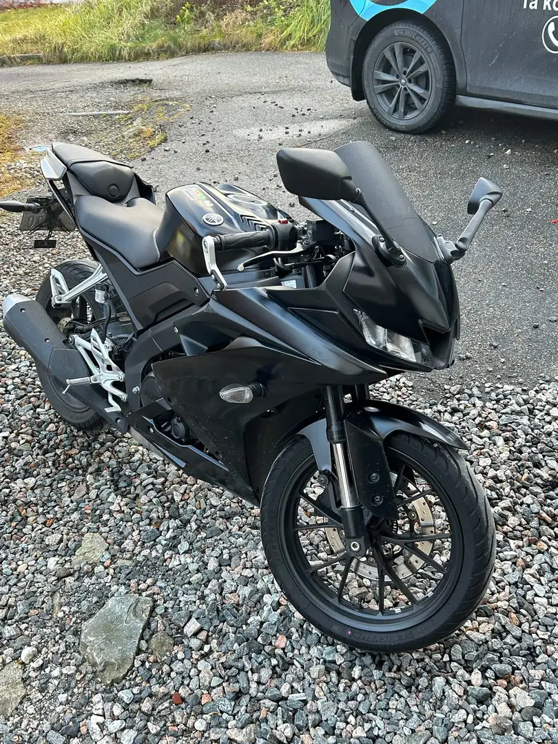 Yamaha YZF-R125 Schwarz - 1