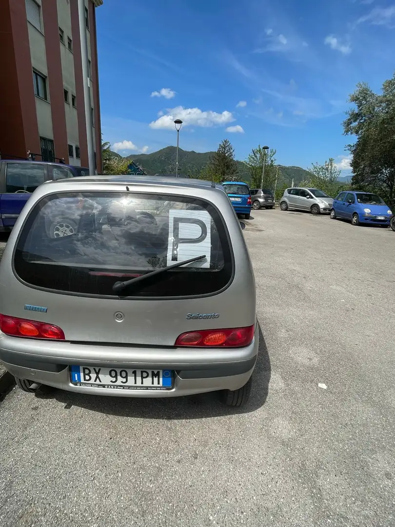 Fiat 600 Šedá - 1