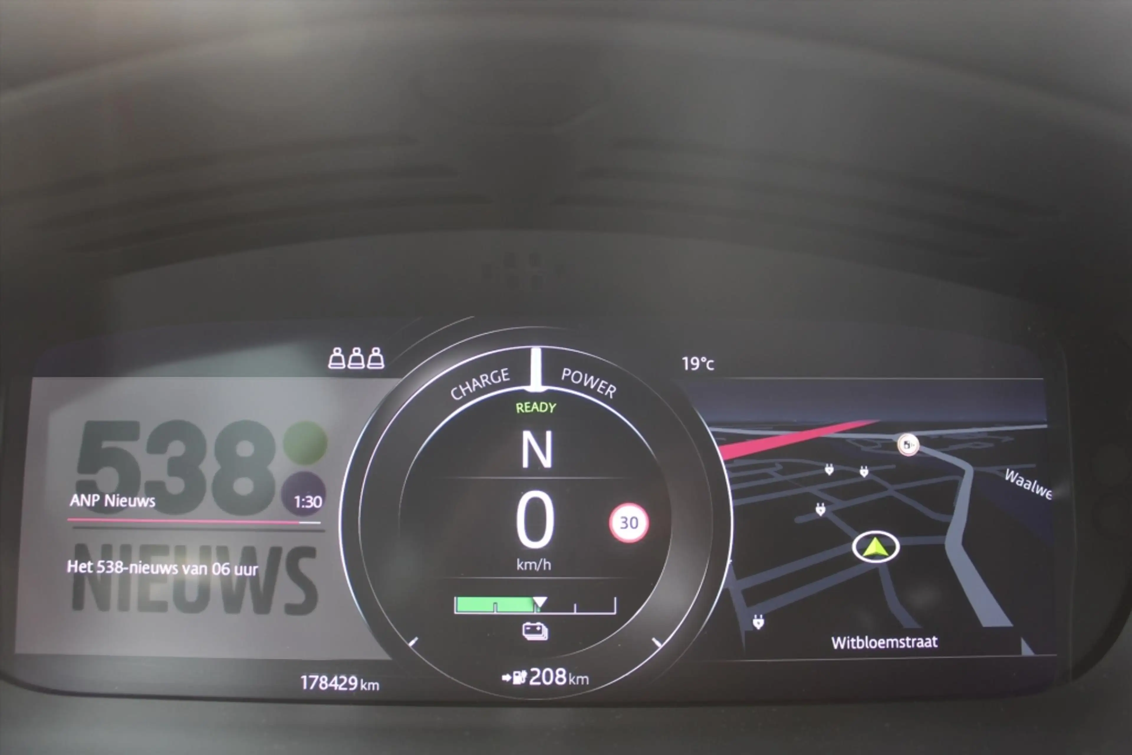 Jaguar I-Pace EV400 | Panorama | Camera | Stoelverwarming | Vol- — photo 10