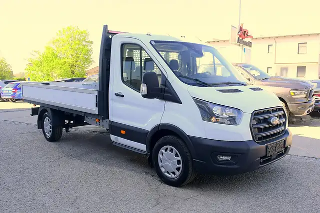Ford Transit view 4