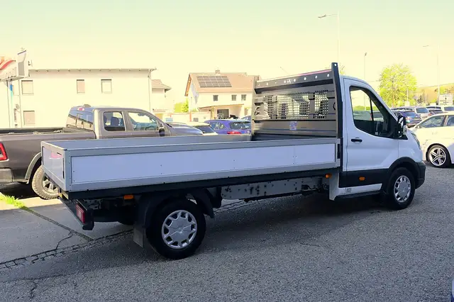 Ford Transit view 5