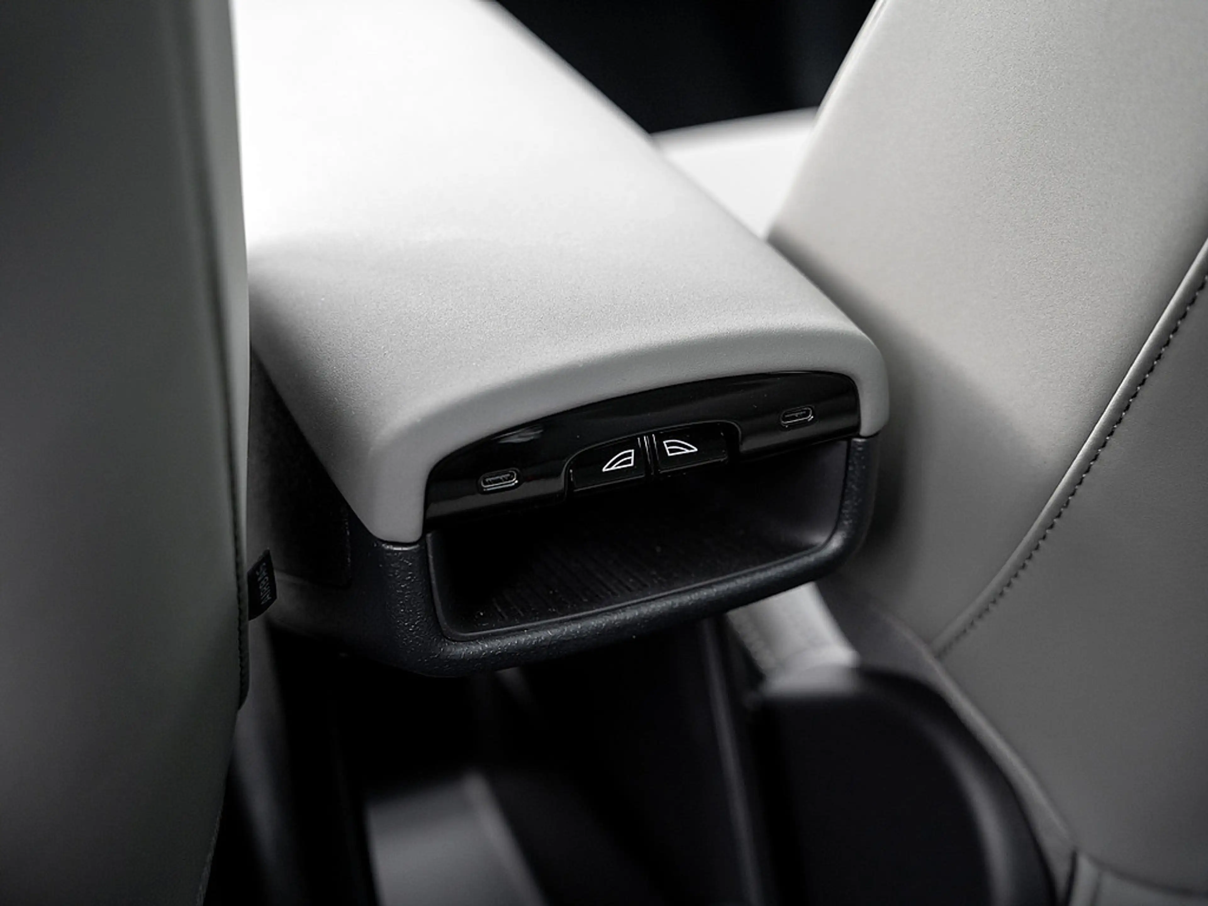 Volvo EX30 Extended Range Ultra 360° PANO LED ACC — photo 8