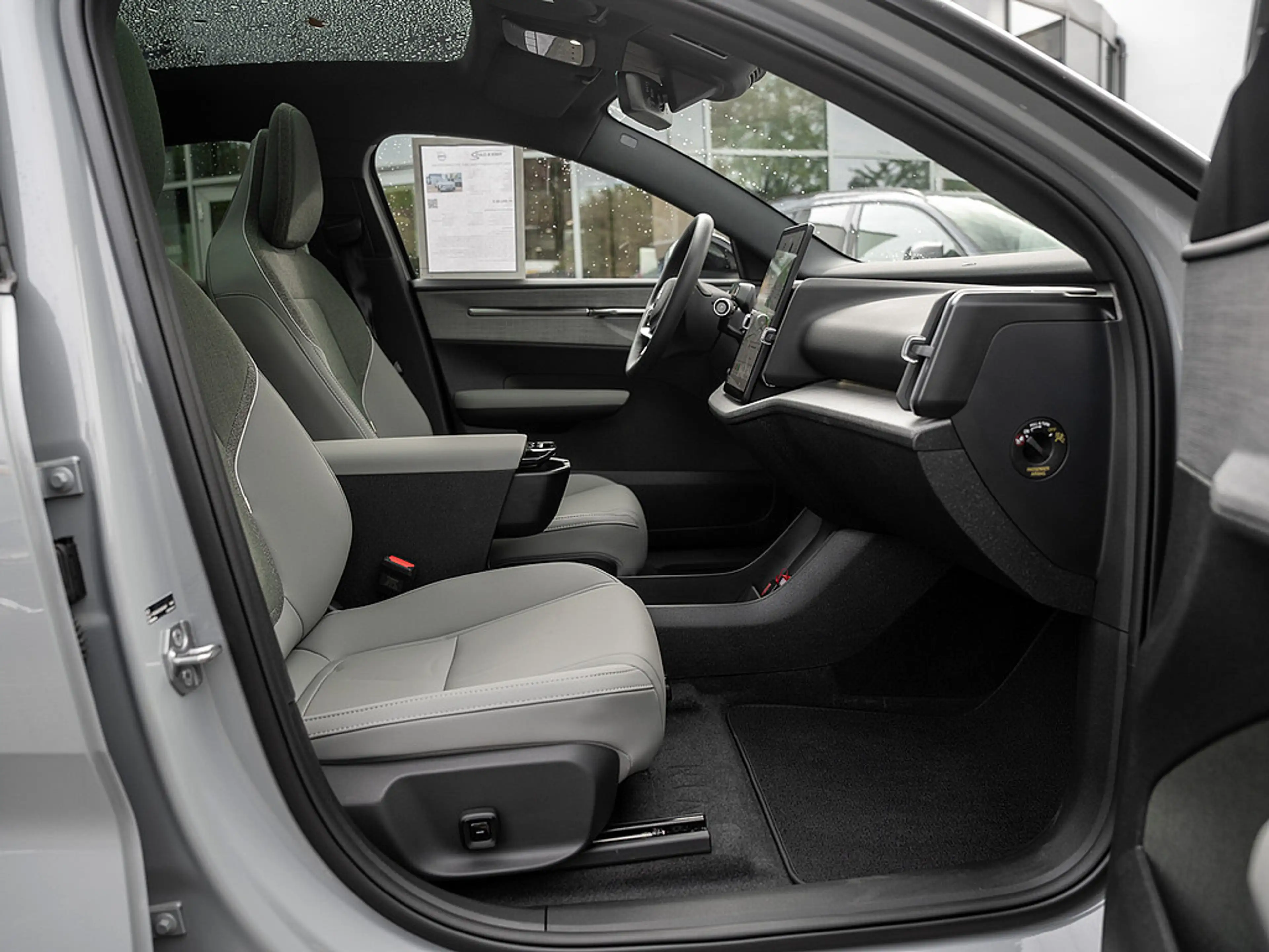 Volvo EX30 Extended Range Ultra 360° PANO LED ACC — photo 2