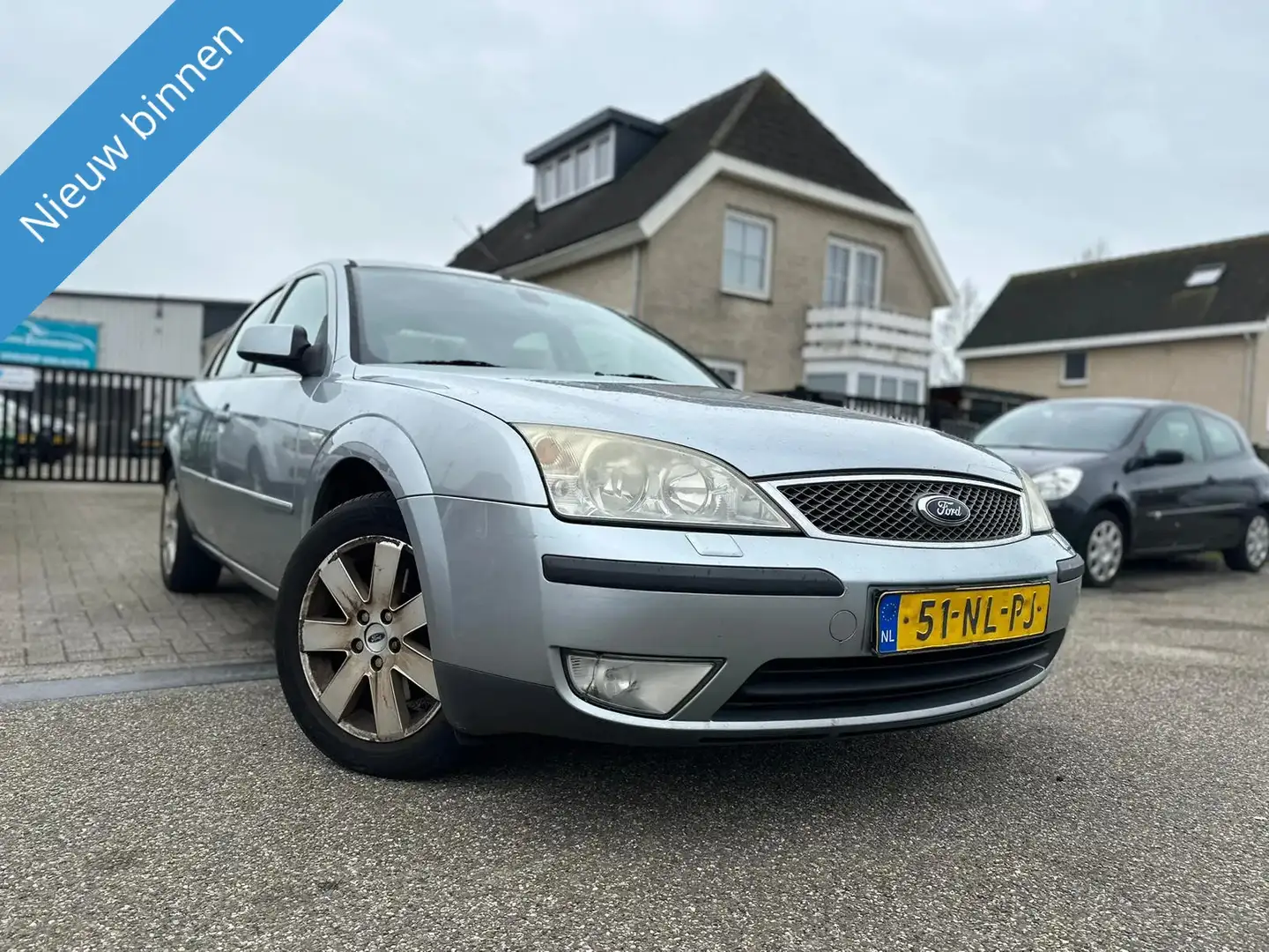 Ford Mondeo 1.8-16V First Edition siva - 1