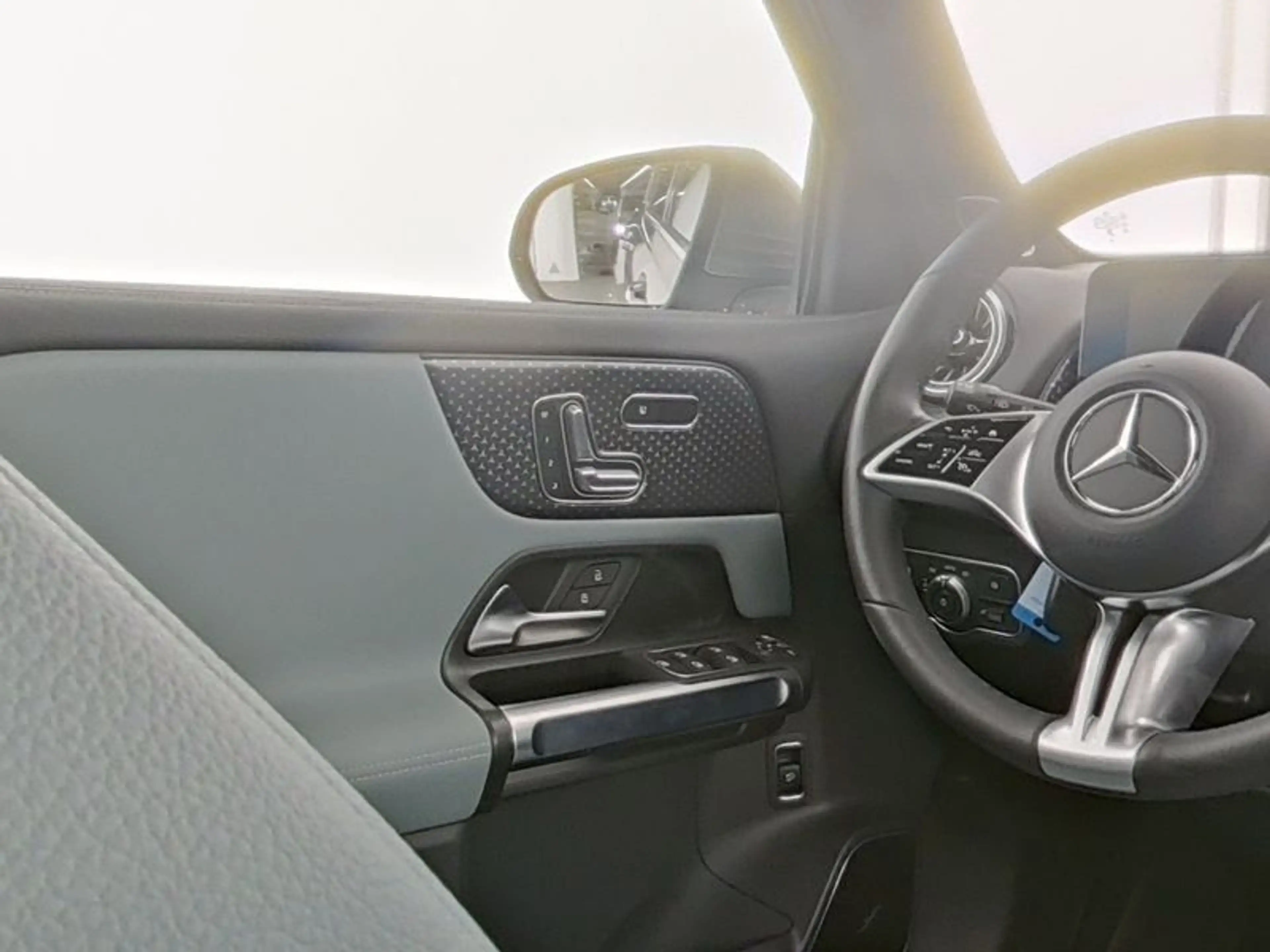 Mercedes-Benz EQB 300 4M PROG-ADVANCED+ MEMORY FAP 360 BURMEST — photo 6