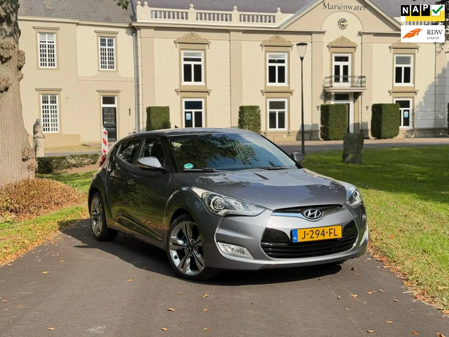 Hyundai VELOSTER 1.6 GDI i-Catcher Grau - 1