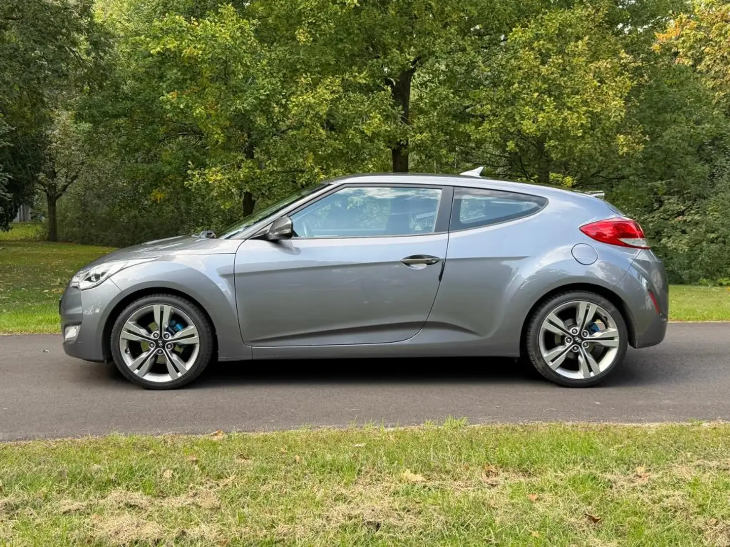 Hyundai VELOSTER 1.6 GDI i-Catcher Grau - 2
