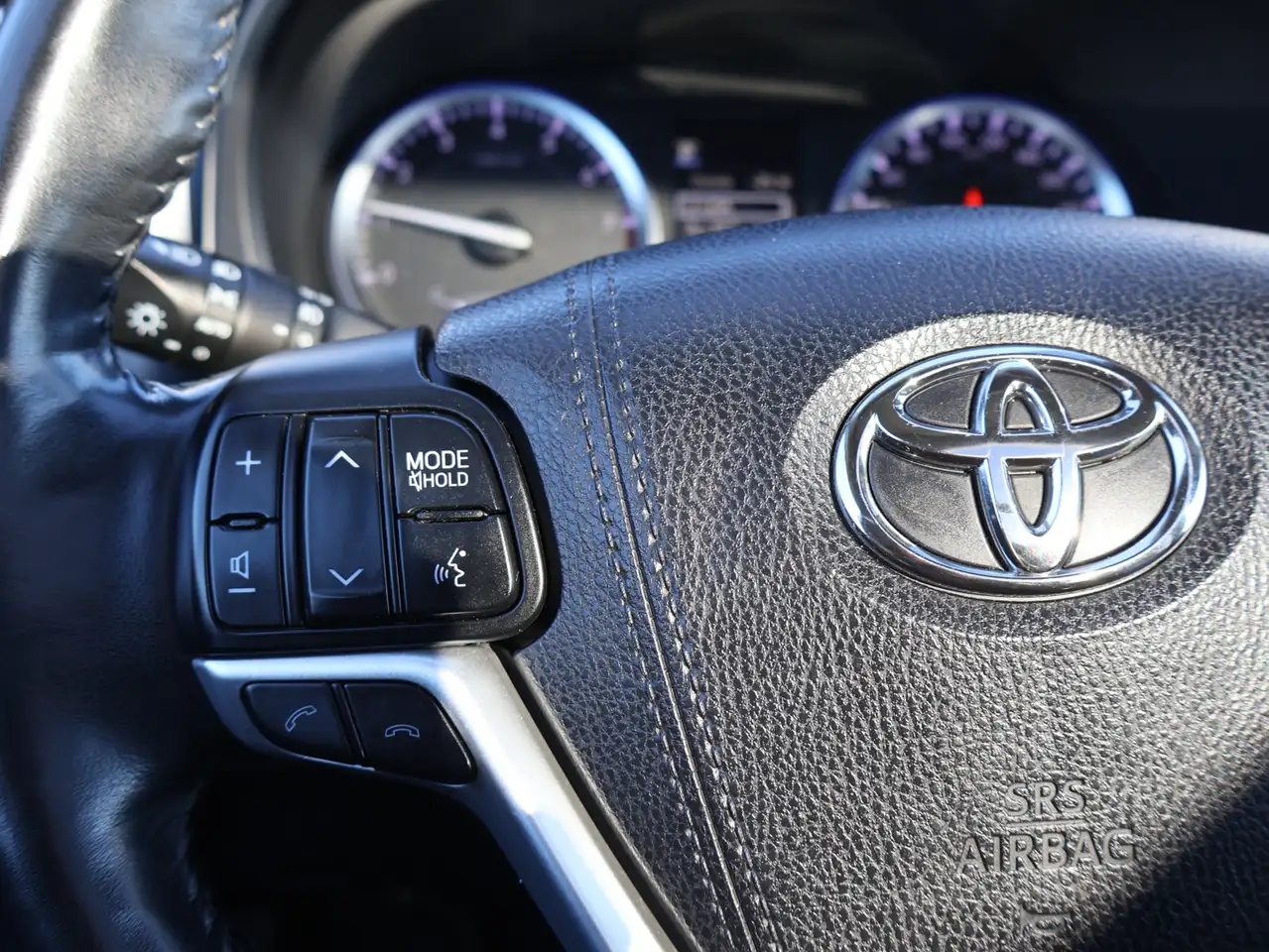 Toyota Highlander снимка Toyota Highlander