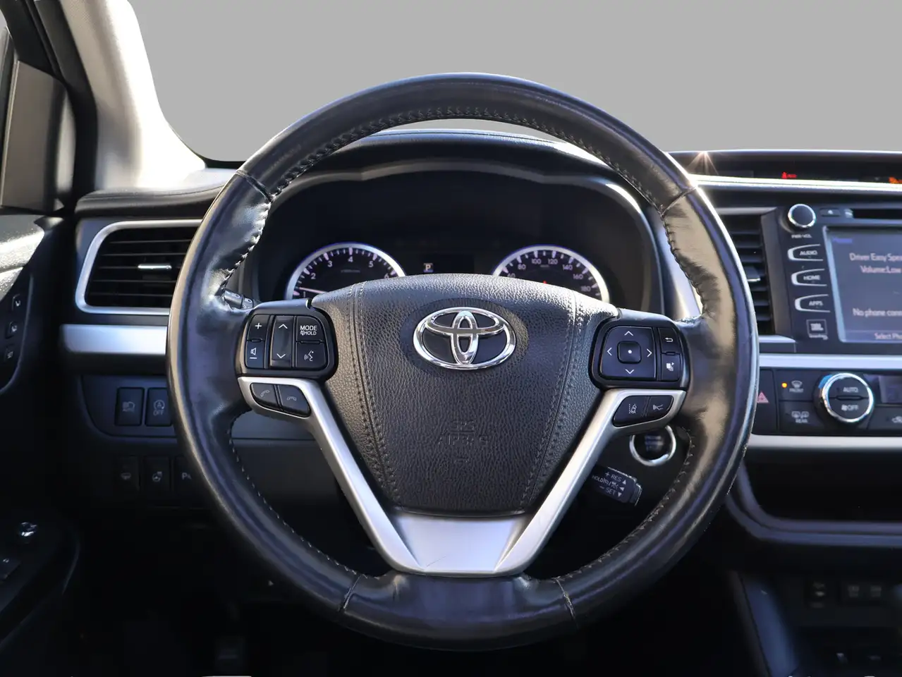 Toyota Highlander снимка Toyota Highlander