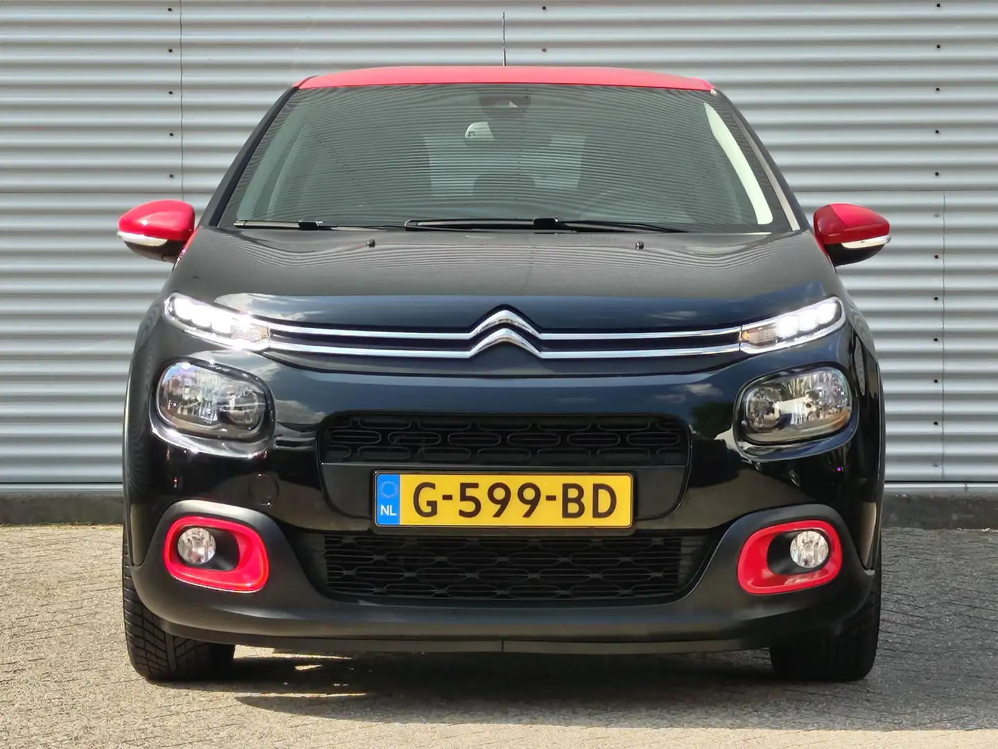 Citroen C3 Shine 1.2 Turbo 110pk EAT6 AUTOMAAT | NAVIGATIE | Nero - 2