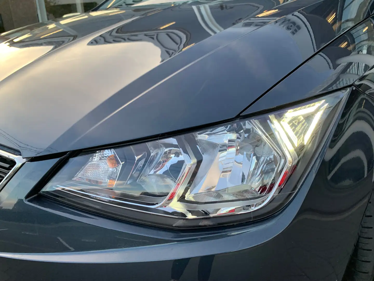 SEAT Ibiza 1.0i MPI / GPS / Clim Auto / CarPlay / Cruise/PDC Gris - 2