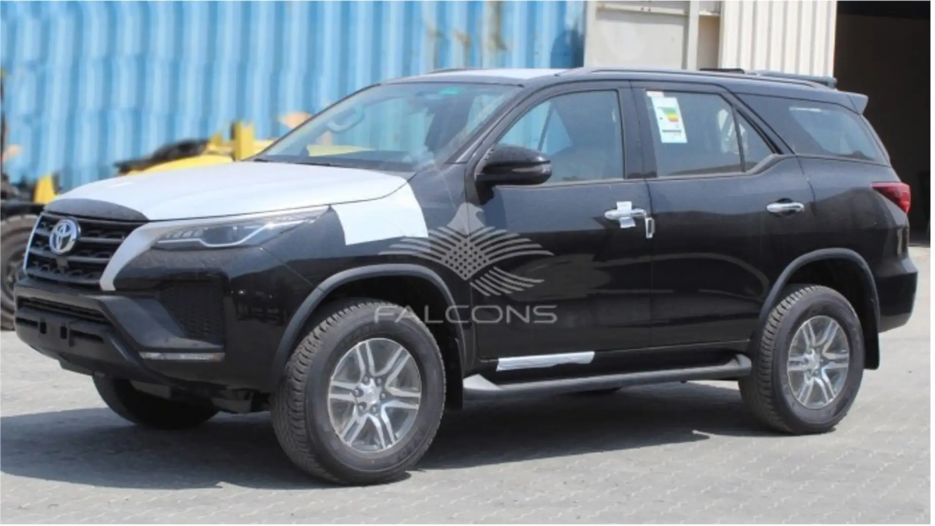 Toyota Fortuner 2.7L Petrol AT 2025 *FOR EXPORT OUT OF EU* Schwarz - 1