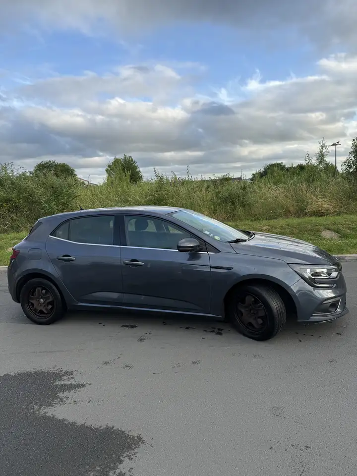 Renault Megane Berline — photo 2