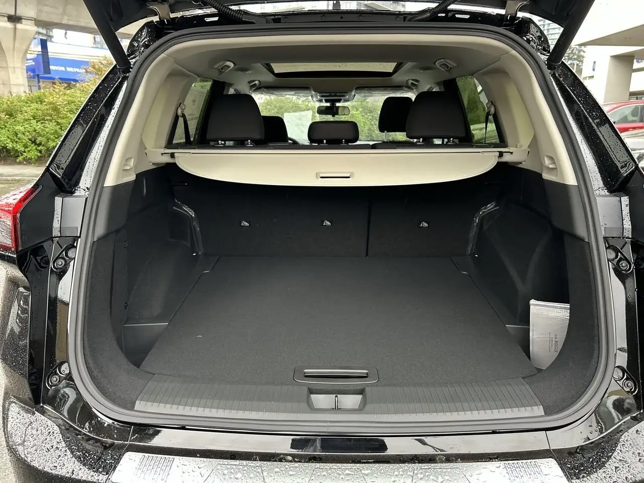 Nissan Rogue снимка Nissan Rogue
