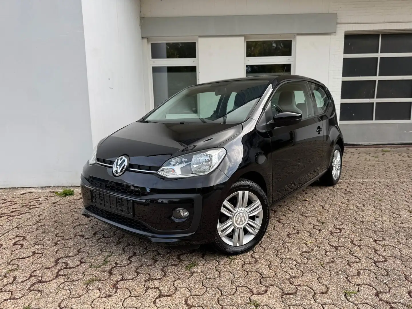 Volkswagen up! 1.0 MPI high up! Automatik Sitzhzg Bluetooth Schwarz - 1