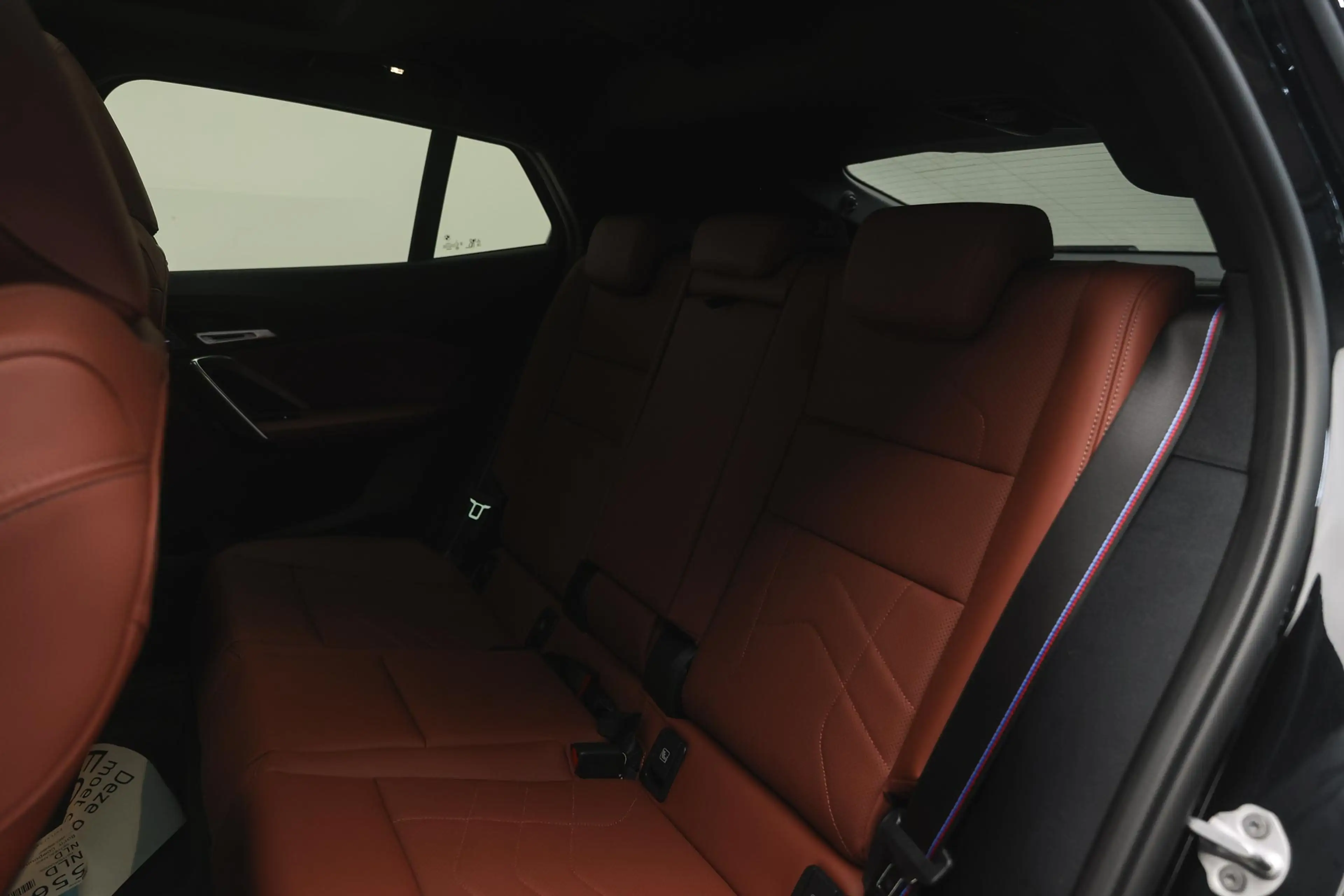 BMW iX2 eDrive20 M Sport / Panoramadak / Sportstoelen / M — photo 15