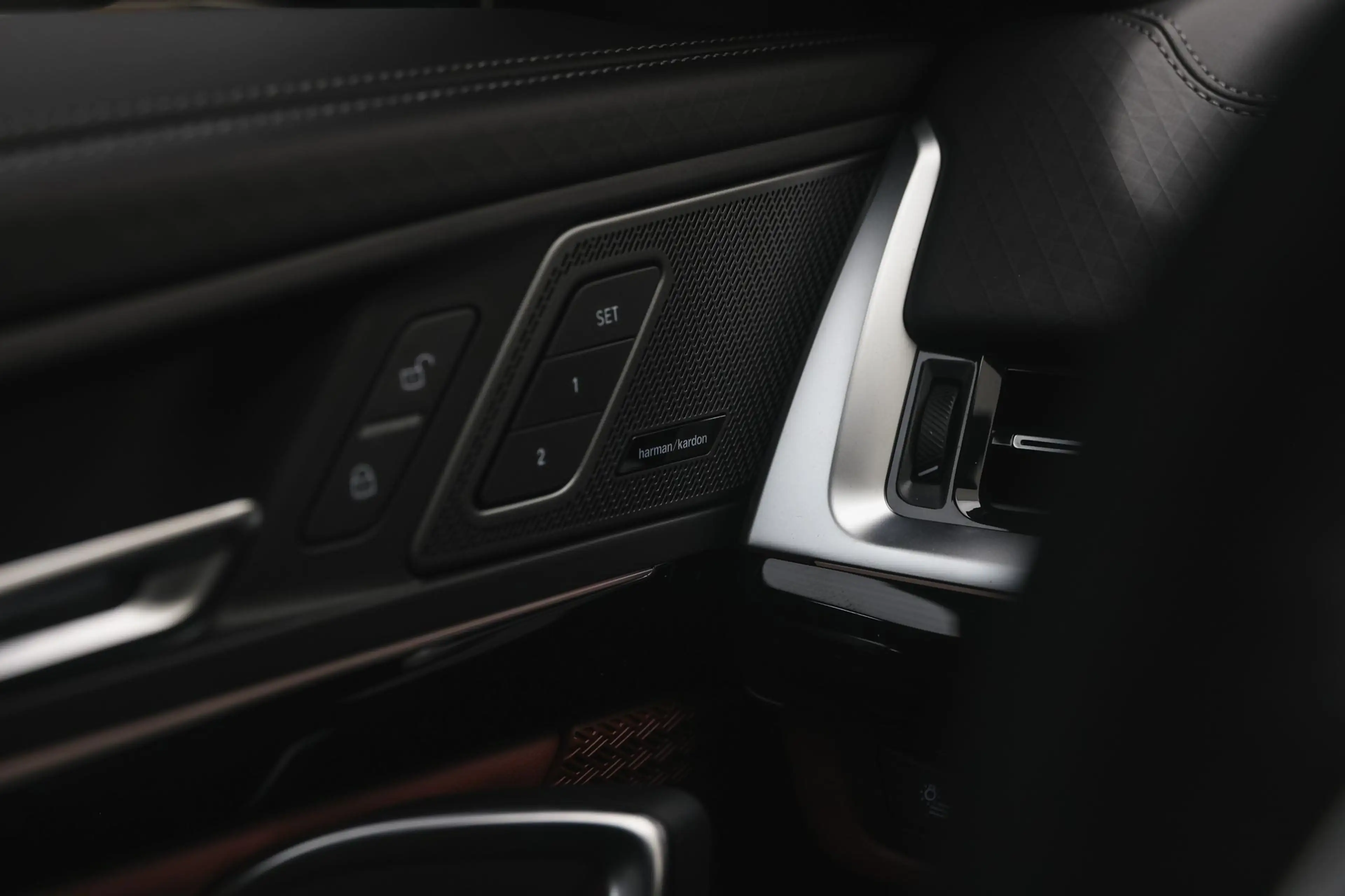 BMW iX2 eDrive20 M Sport / Panoramadak / Sportstoelen / M — photo 13