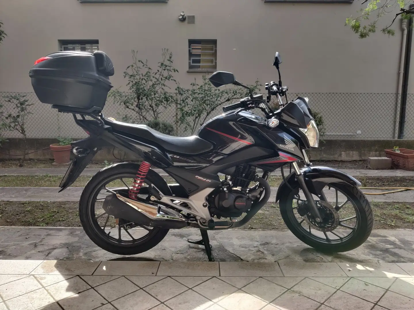 Honda CB 125 F Negru - 1