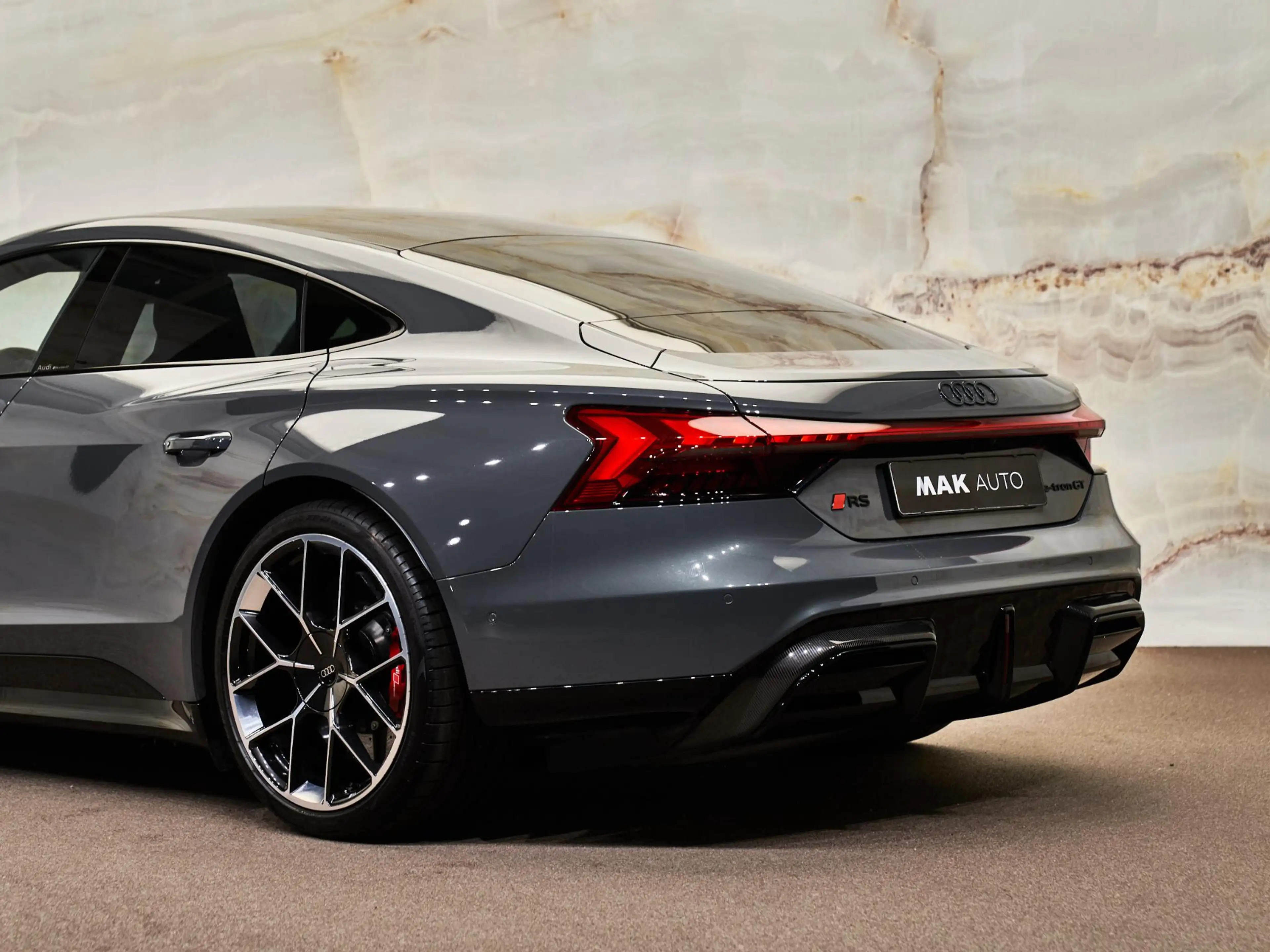 Audi RS e-tron GT , NP200k, carbon, ceramic, B&O, 4-wielbest, matrix — photo 5