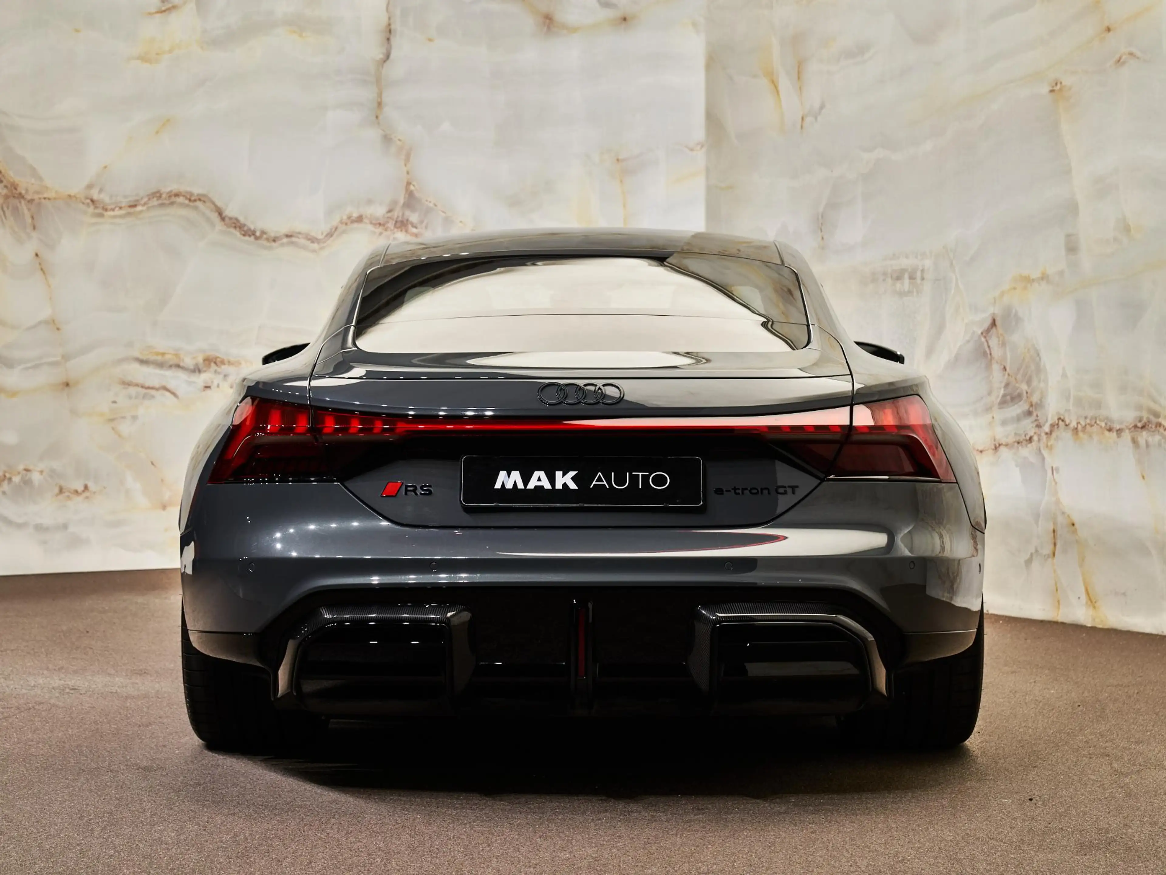 Audi RS e-tron GT , NP200k, carbon, ceramic, B&O, 4-wielbest, matrix — photo 36