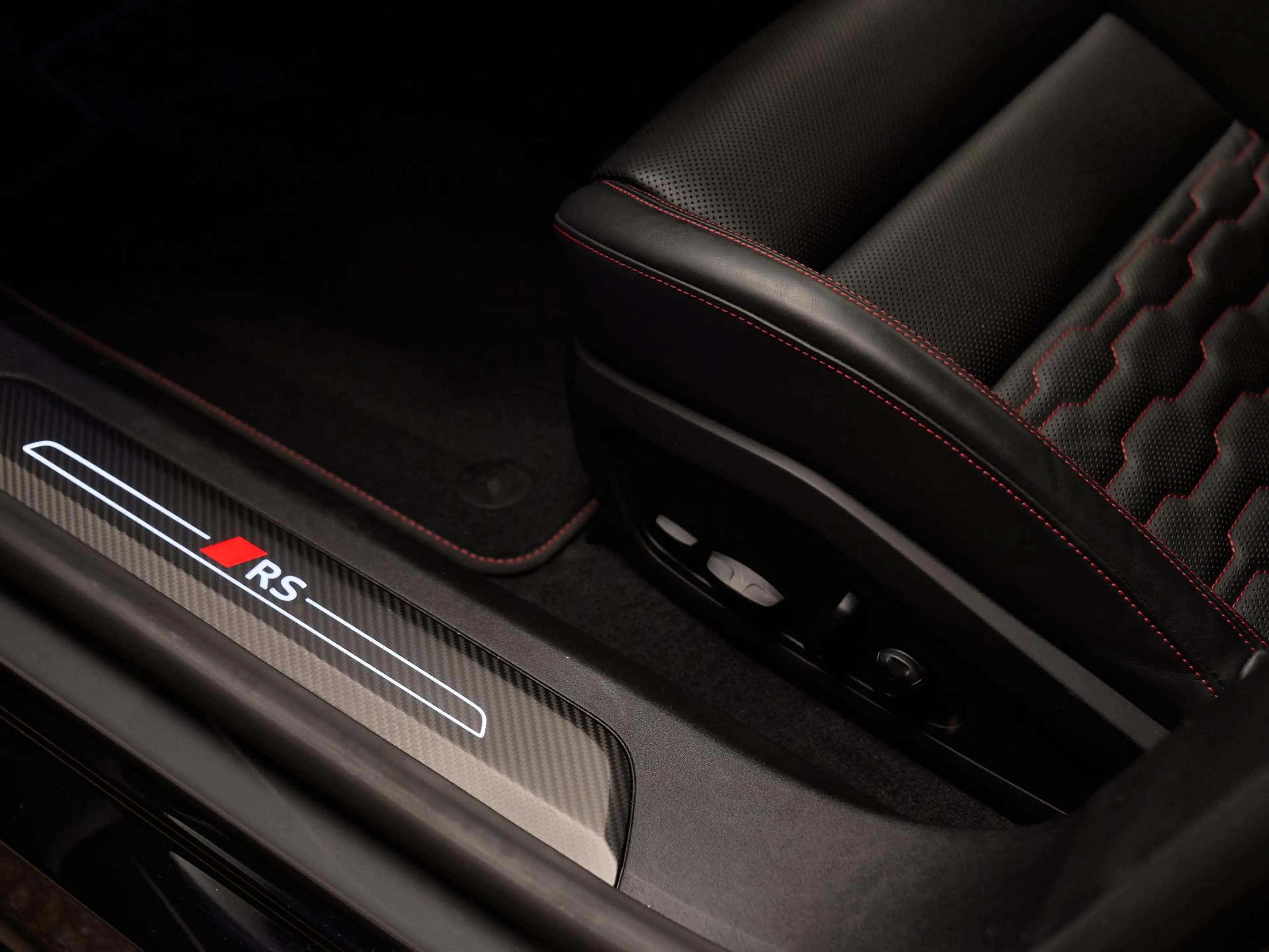 Audi RS e-tron GT , NP200k, carbon, ceramic, B&O, 4-wielbest, matrix — photo 13
