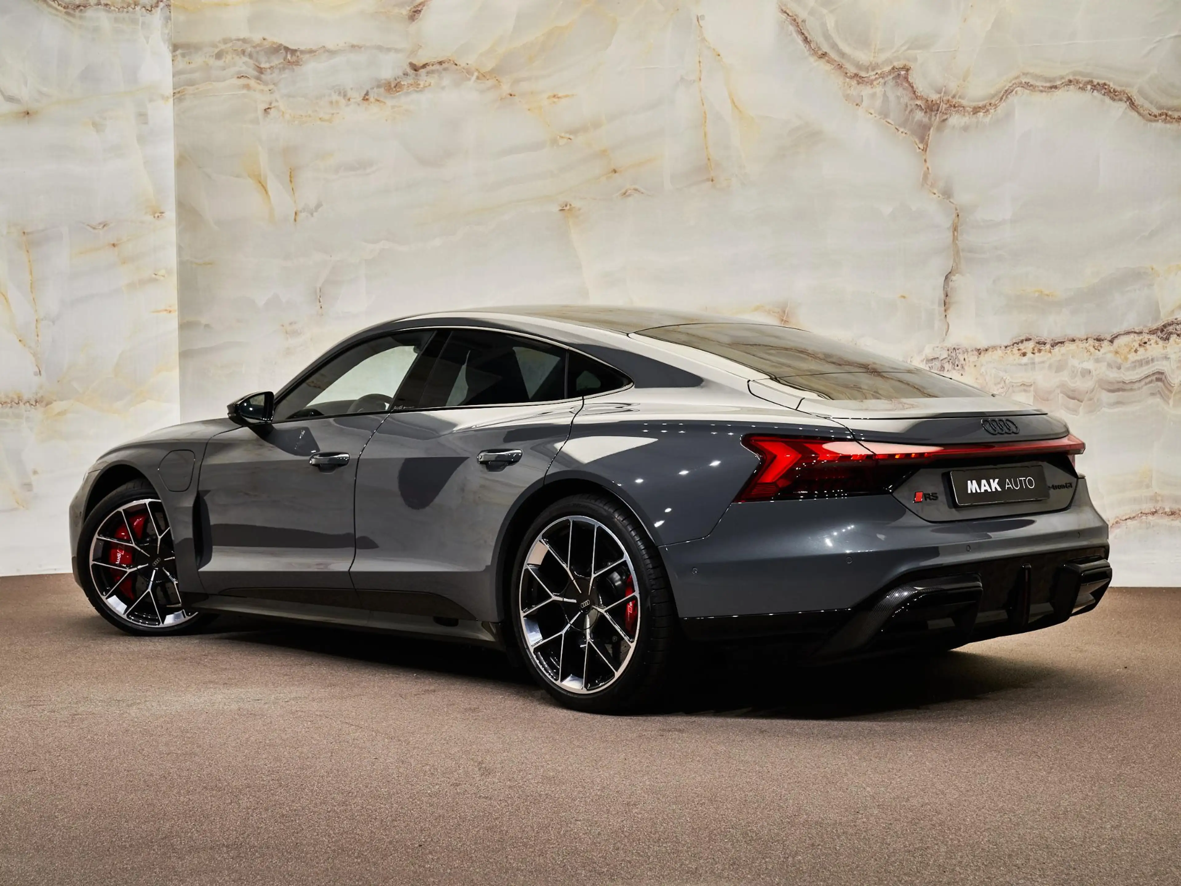 Audi RS e-tron GT , NP200k, carbon, ceramic, B&O, 4-wielbest, matrix — photo 3