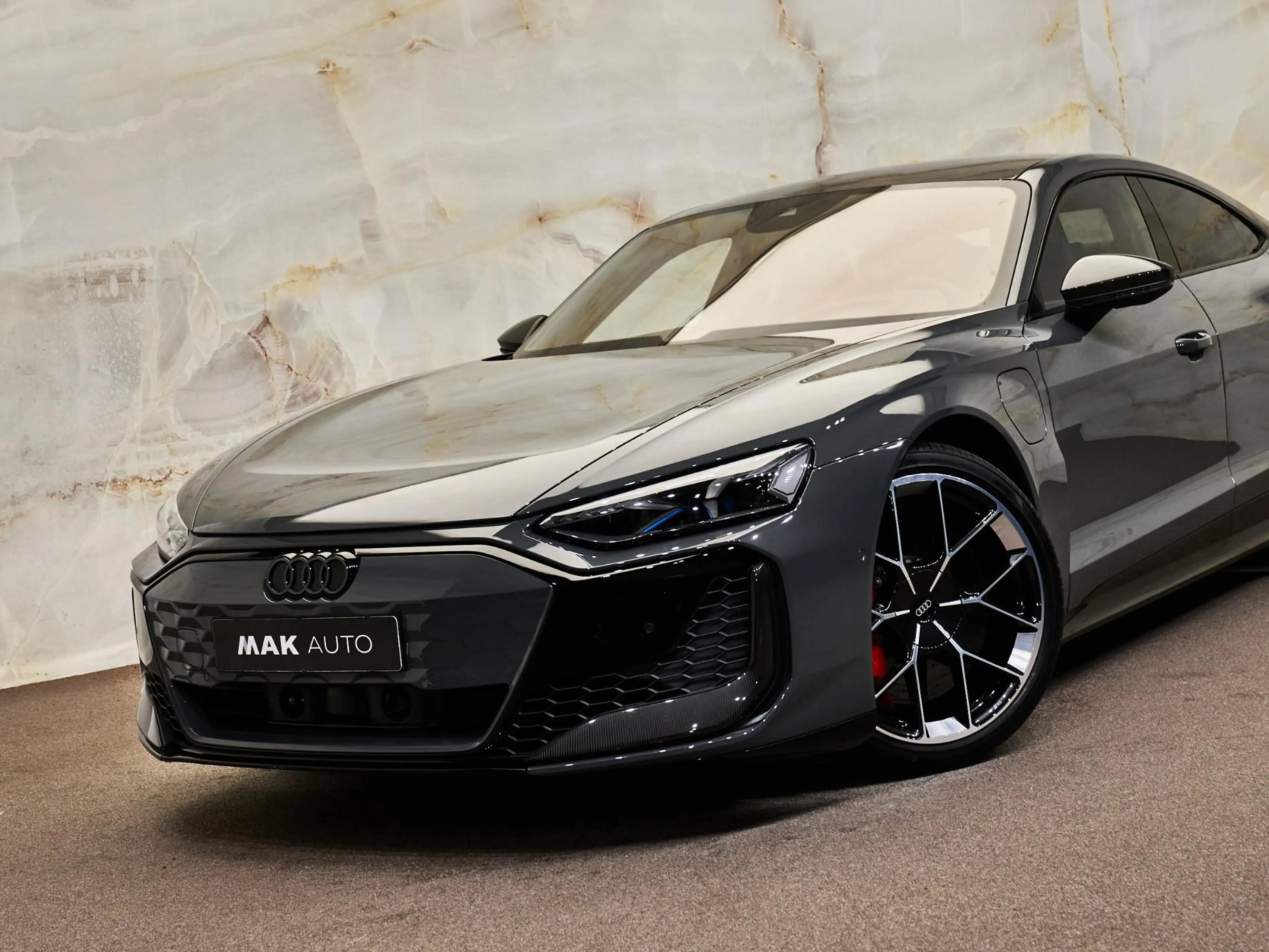 Audi RS e-tron GT , NP200k, carbon, ceramic, B&O, 4-wielbest, matrix — photo 4