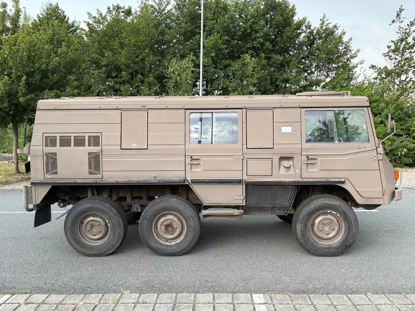 Puch Pinzgauer 712K ÖBH 3-Achser Kommando Grün - 2