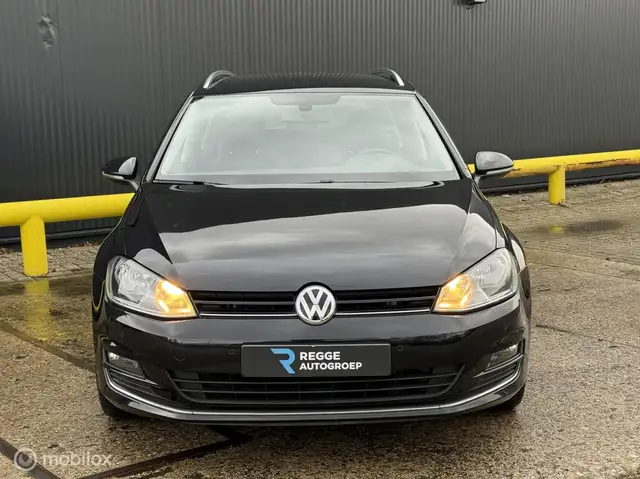 Volkswagen Golf view 5
