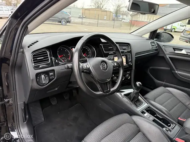 Volkswagen Golf view 11