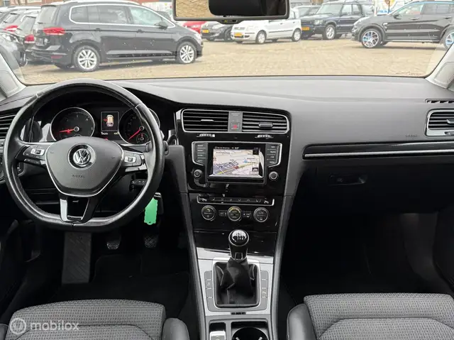 Volkswagen Golf view 2