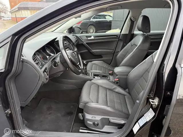 Volkswagen Golf view 10