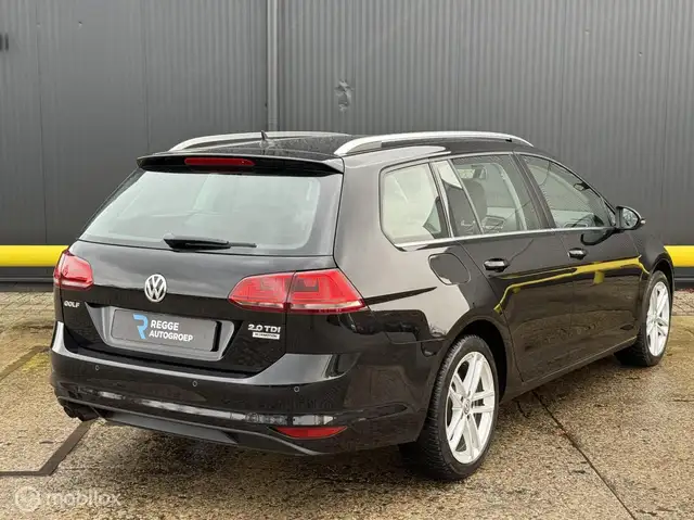 Volkswagen Golf view 3