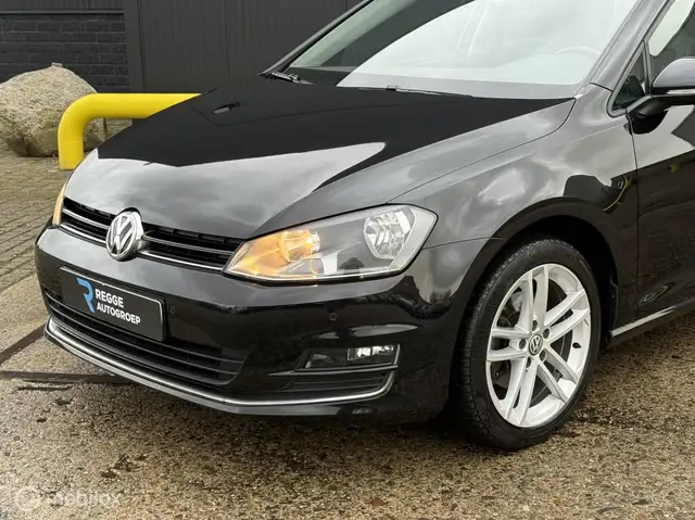Volkswagen Golf view 6