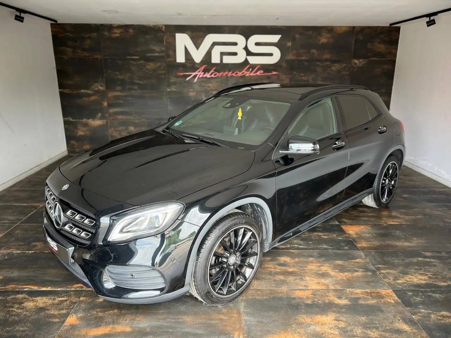 Mercedes-Benz GLA 200 d * PACK AMG * TOIT PANO * CLIM-BIZONE * CAMÉRA Negro - 2