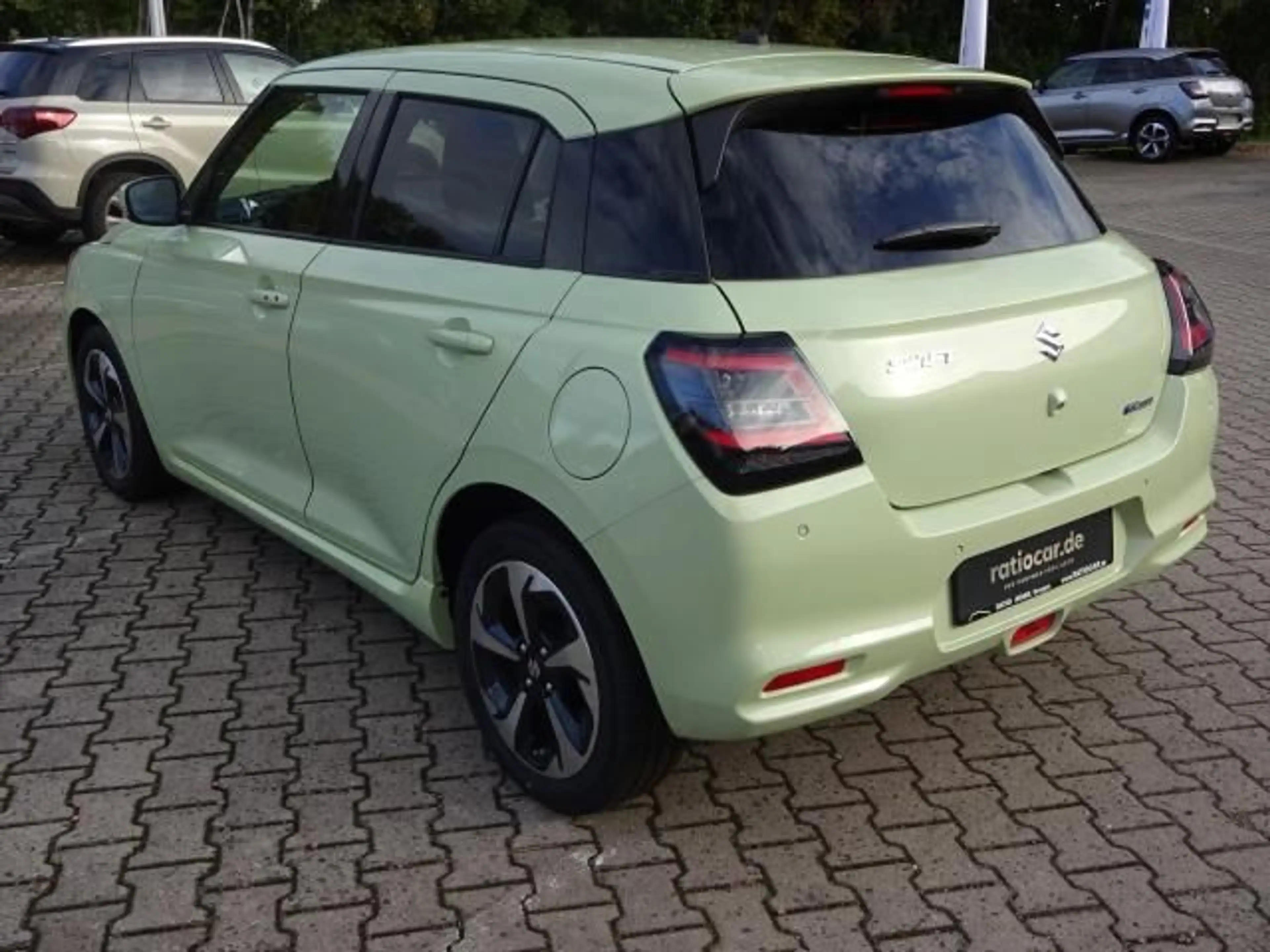Suzuki Swift SWIFT 1.2 DUALJET CVT COMFORT+ AUTOMATIK NAVI — photo 3