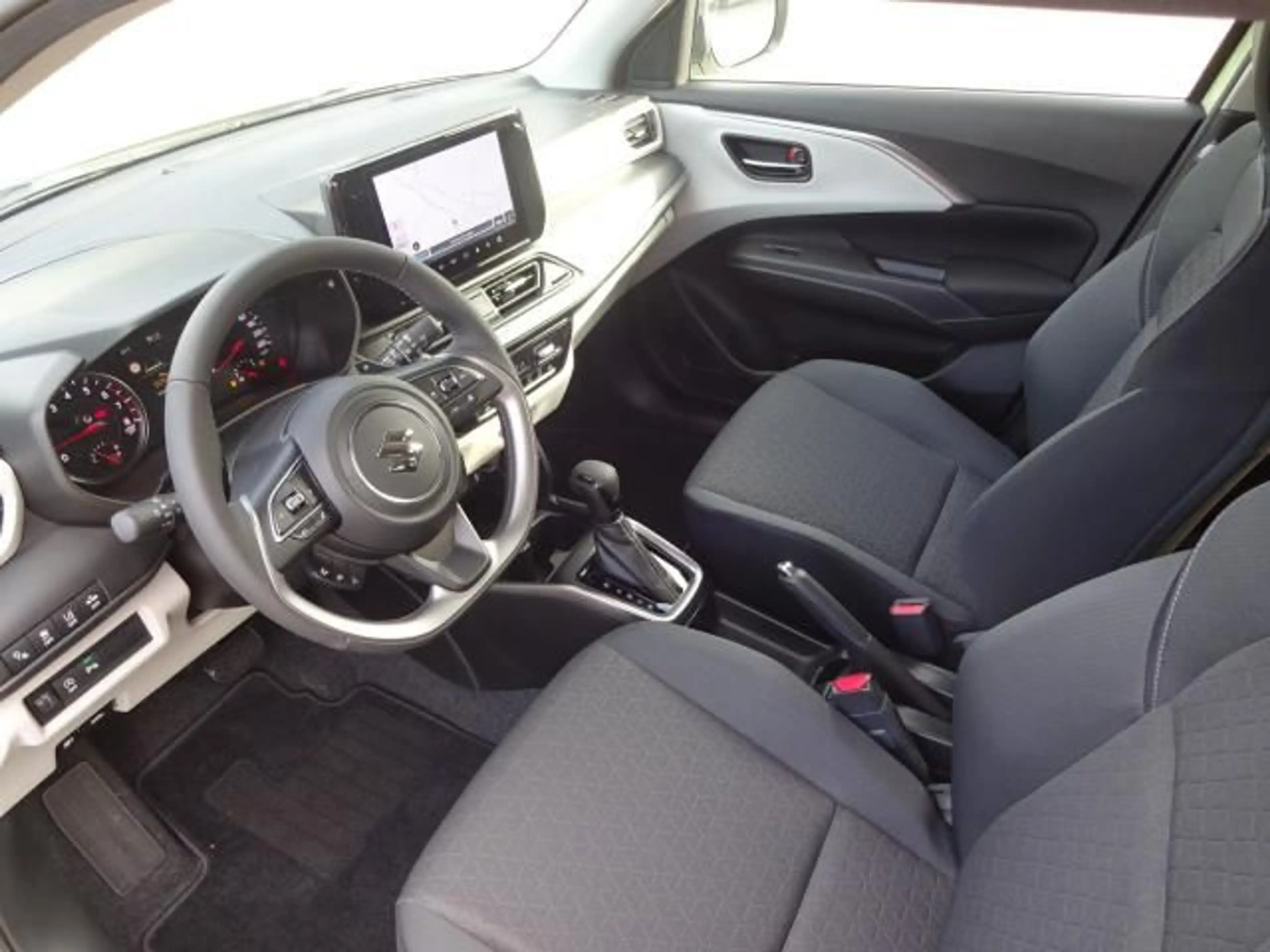 Suzuki Swift SWIFT 1.2 DUALJET CVT COMFORT+ AUTOMATIK NAVI — photo 15