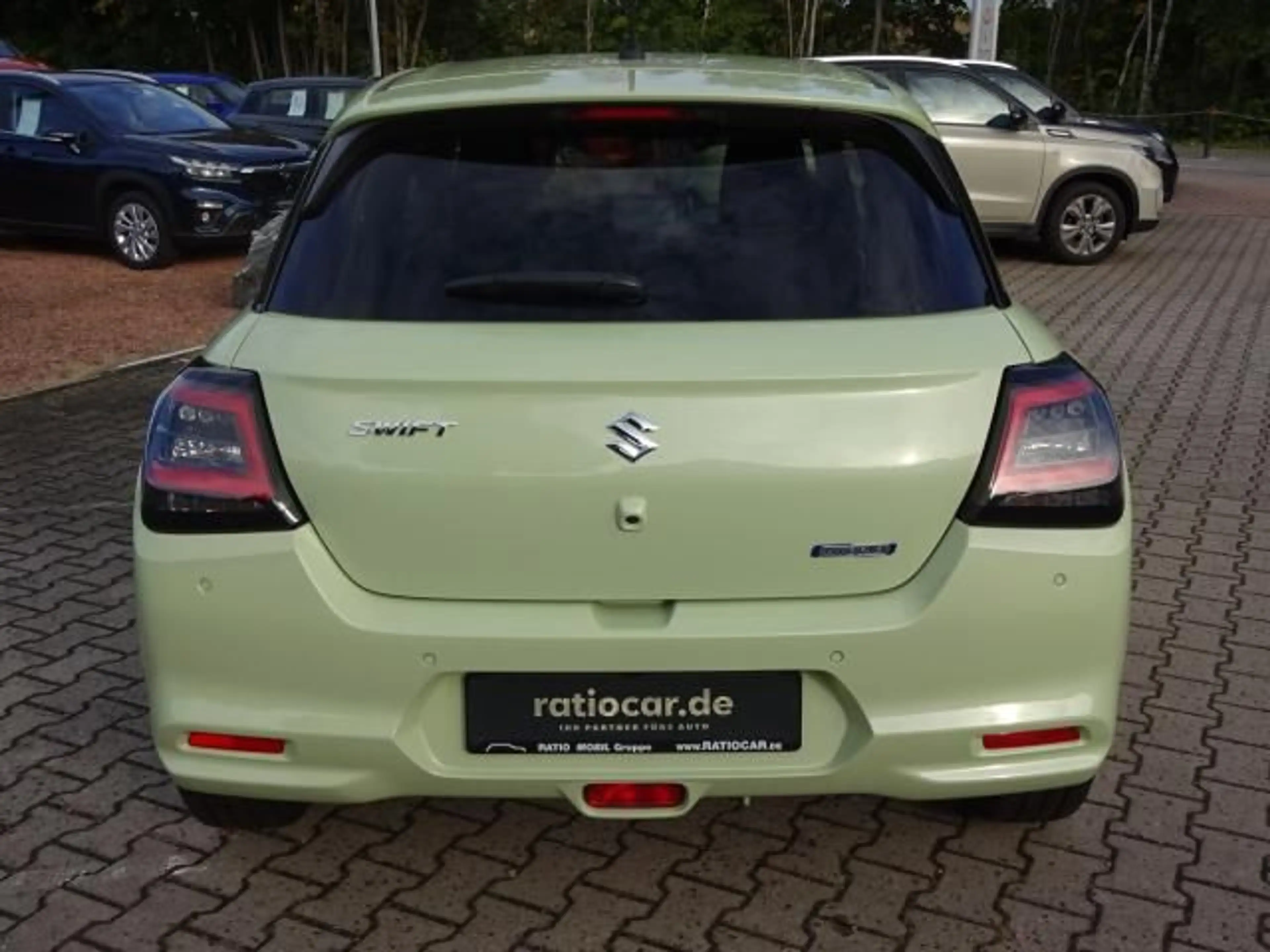 Suzuki Swift SWIFT 1.2 DUALJET CVT COMFORT+ AUTOMATIK NAVI — photo 4