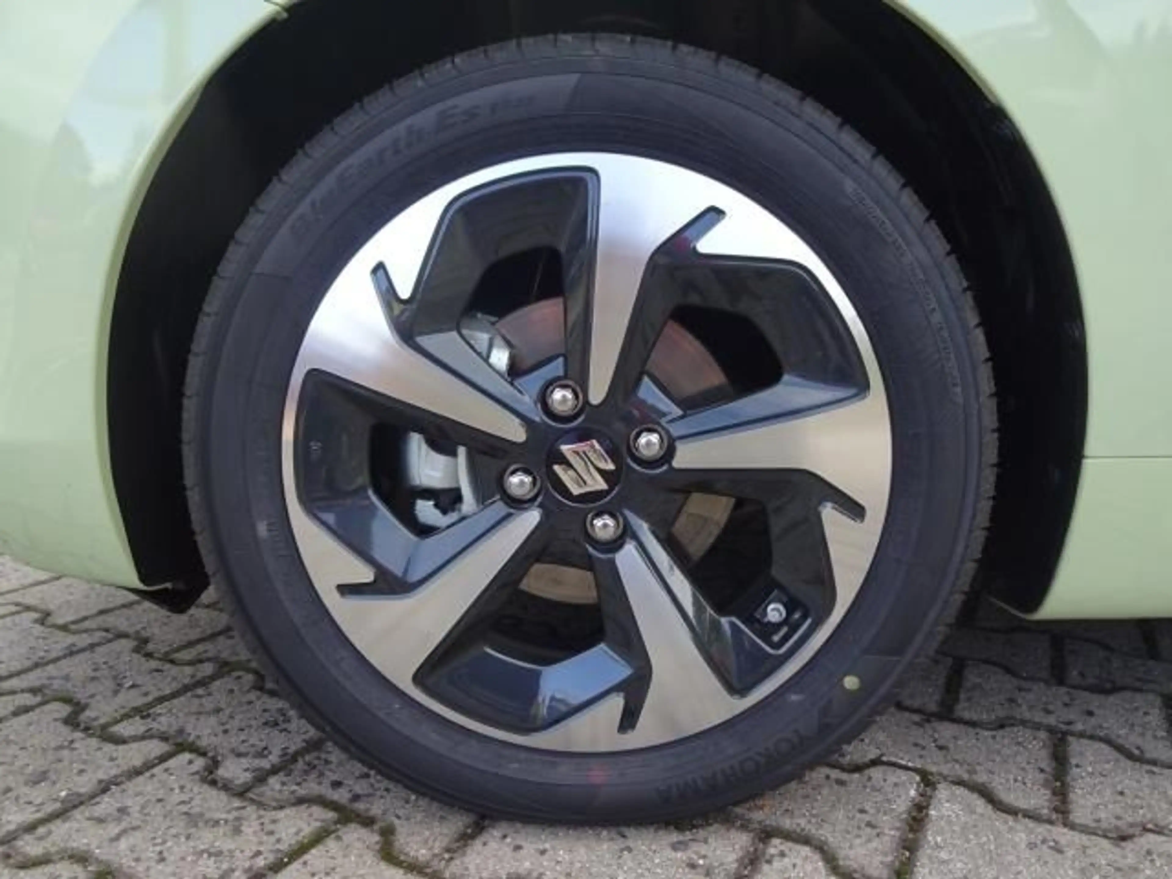 Suzuki Swift SWIFT 1.2 DUALJET CVT COMFORT+ AUTOMATIK NAVI — photo 12