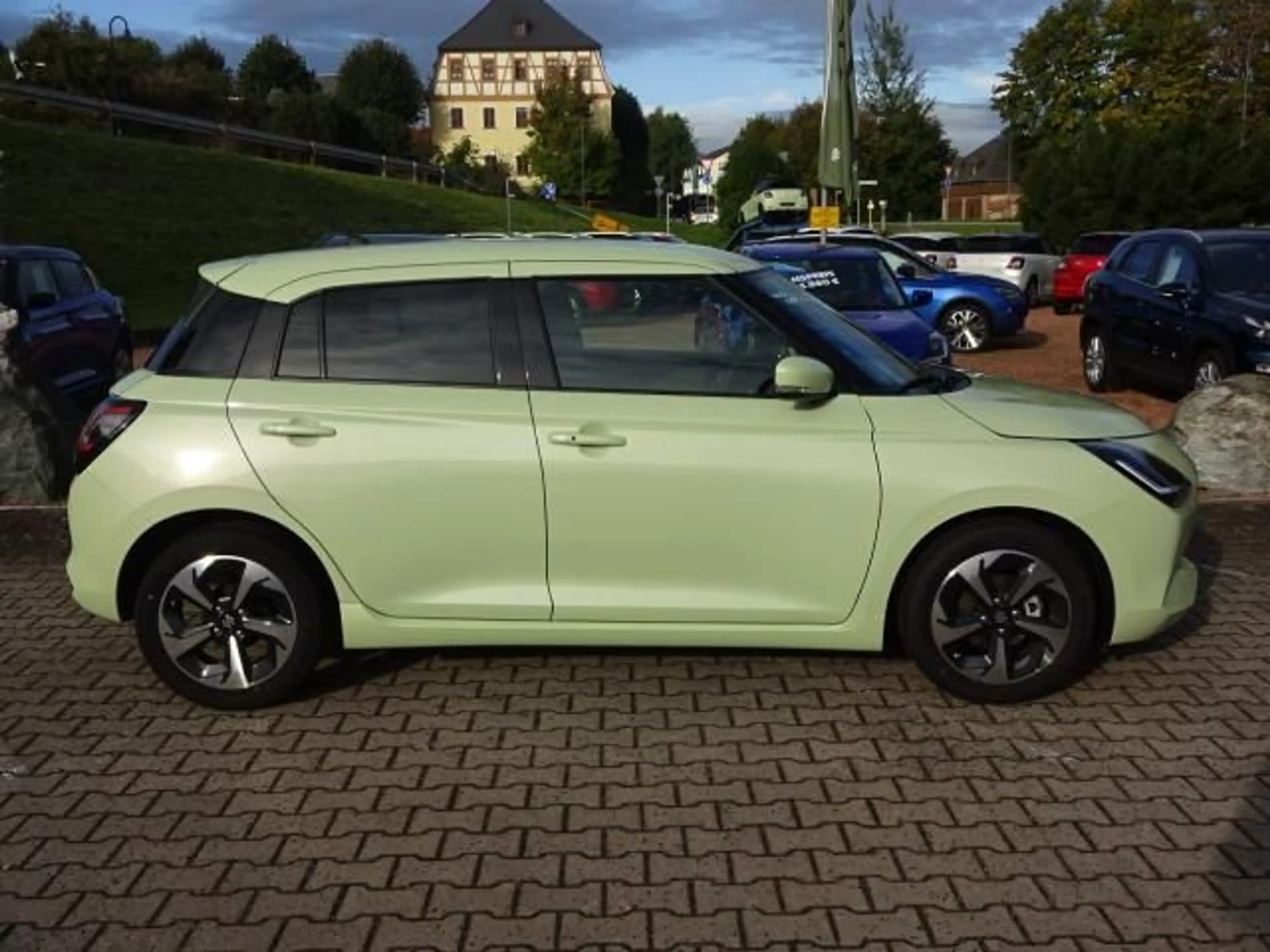 Suzuki Swift SWIFT 1.2 DUALJET CVT COMFORT+ AUTOMATIK NAVI — photo 8