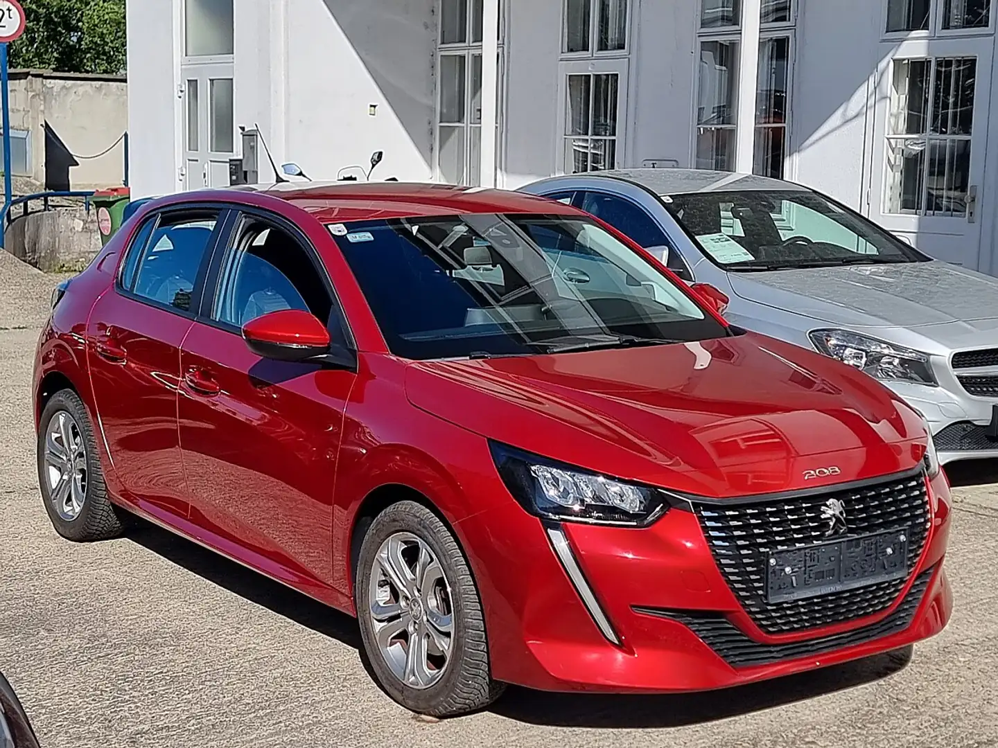 Peugeot 208 Active PureTech 100 S&S EAT8 Aut. Rot - 1