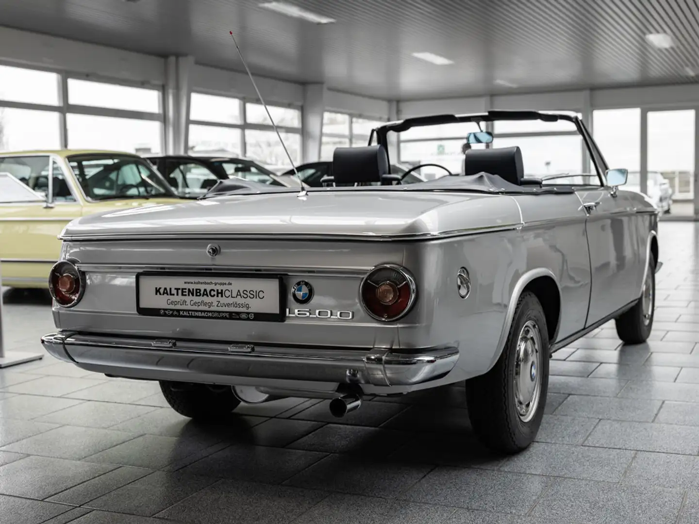 BMW 2002 Argintiu - 2