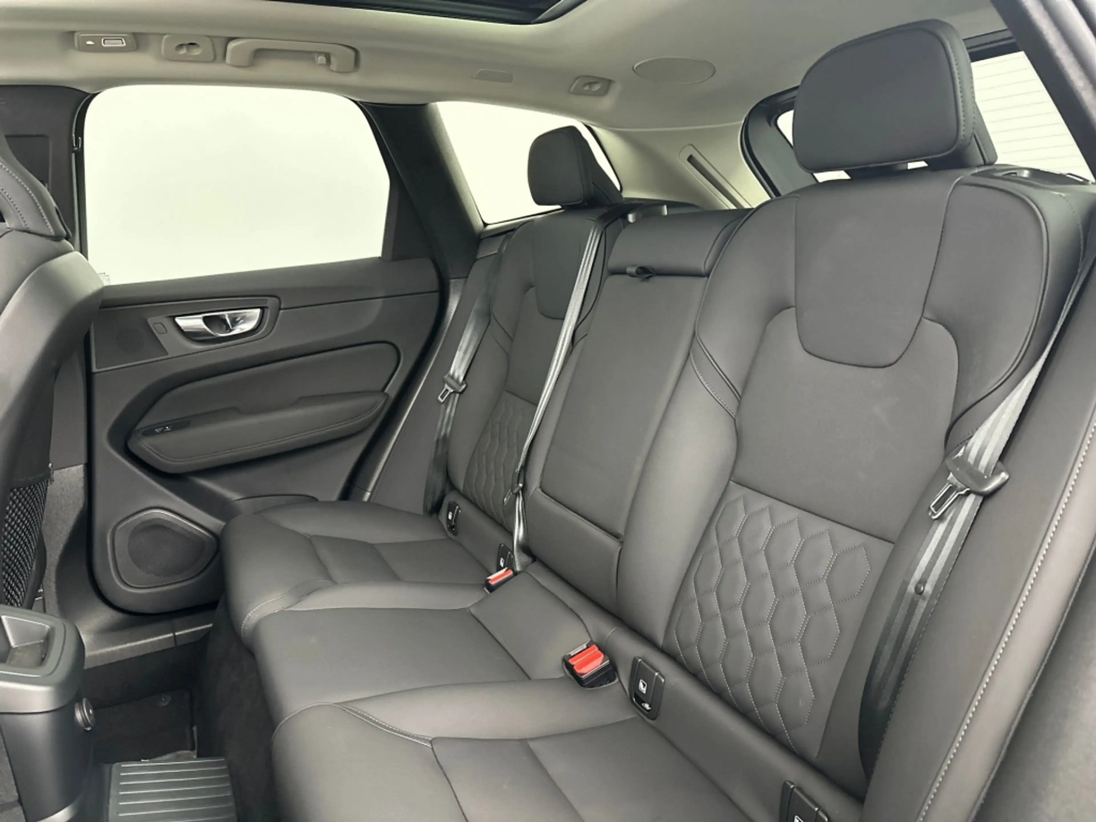 Volvo XC60 T6 398PK Recharge Ultra Dark| Luchtvering| 360Came — photo 19