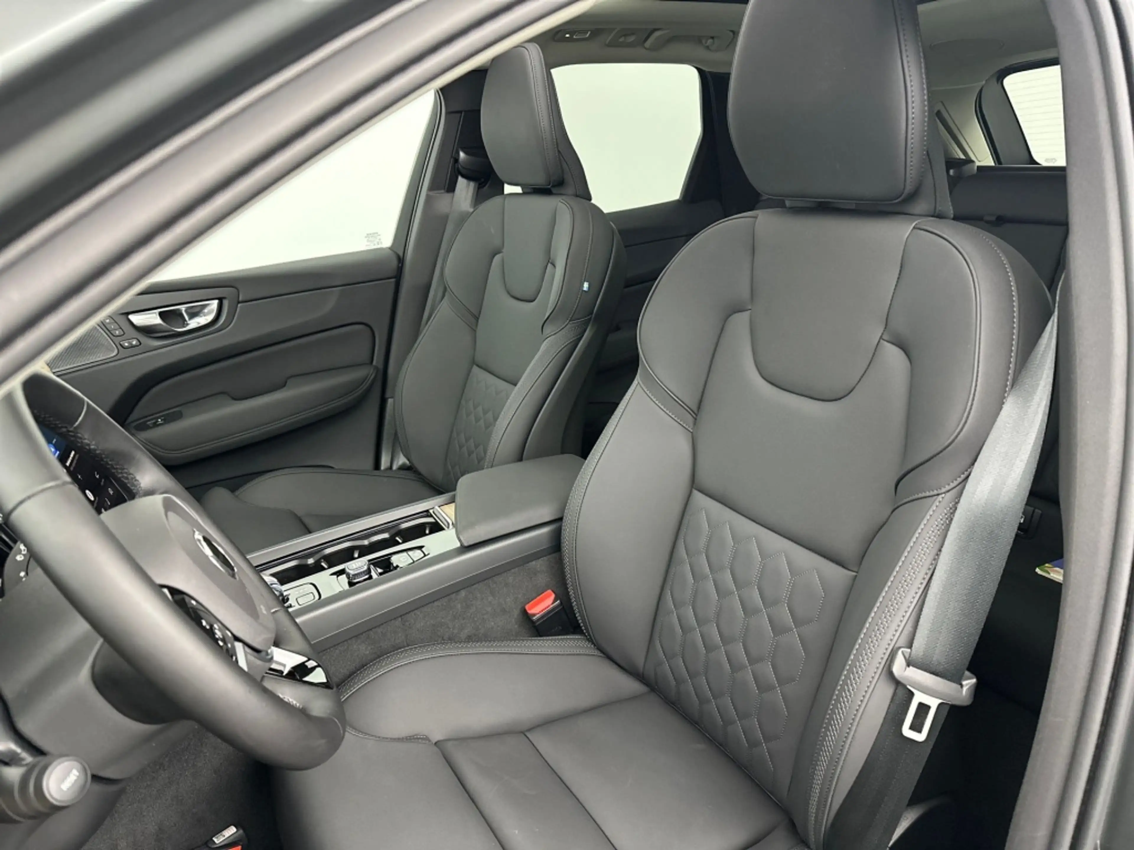 Volvo XC60 T6 398PK Recharge Ultra Dark| Luchtvering| 360Came — photo 16