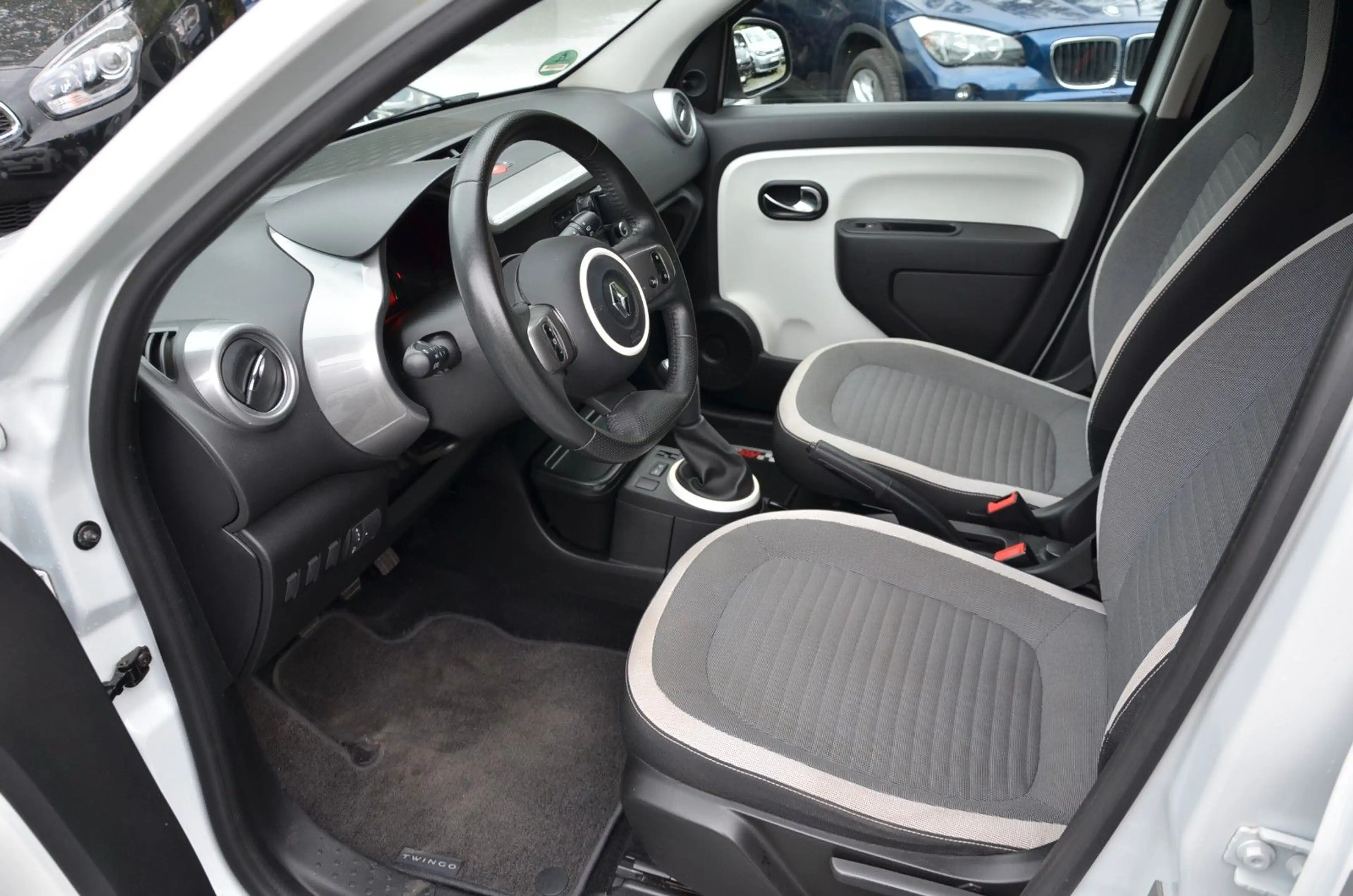 Renault Twingo Limited Klima Tüv neu — photo 9