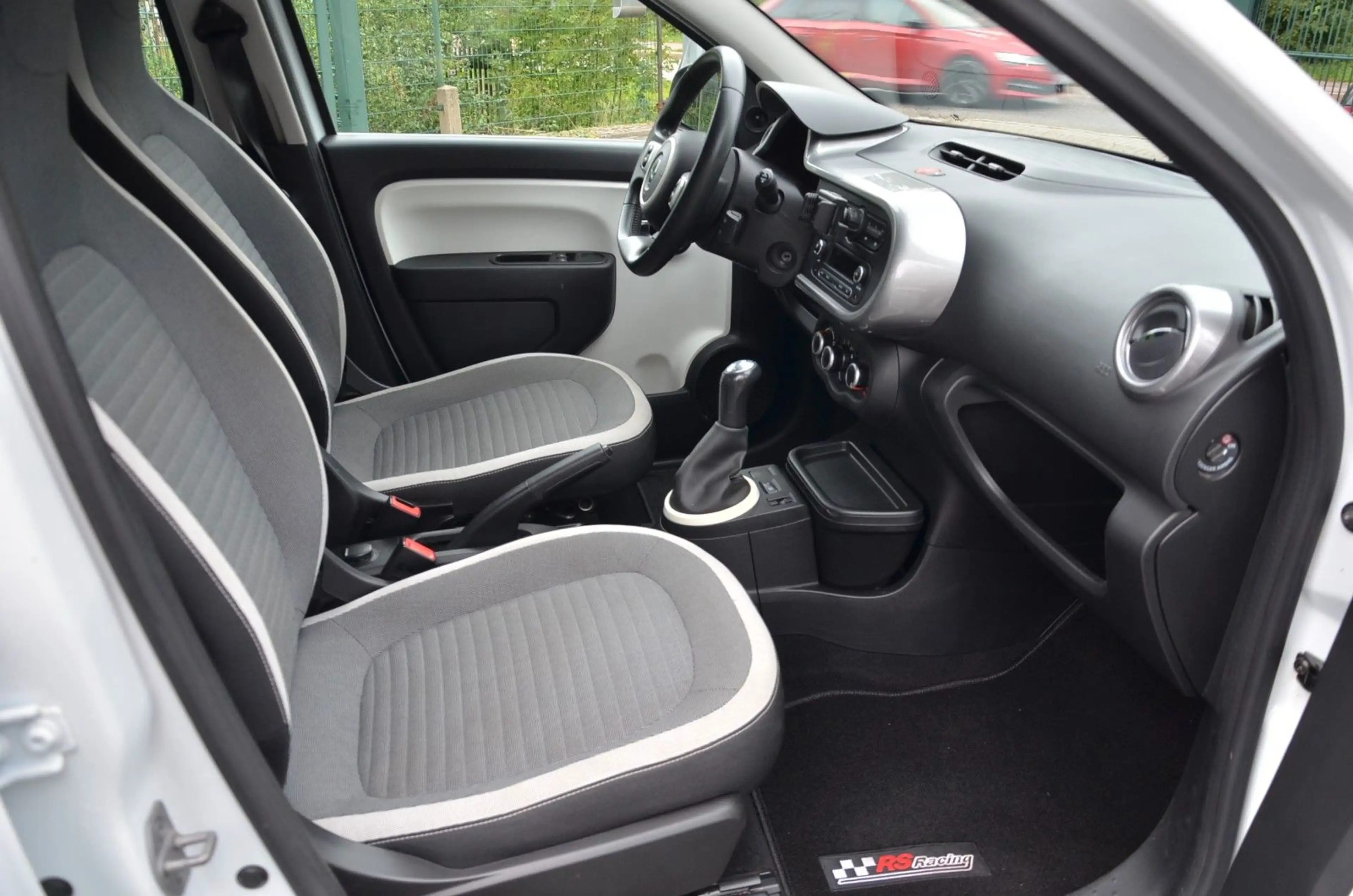 Renault Twingo Limited Klima Tüv neu — photo 11