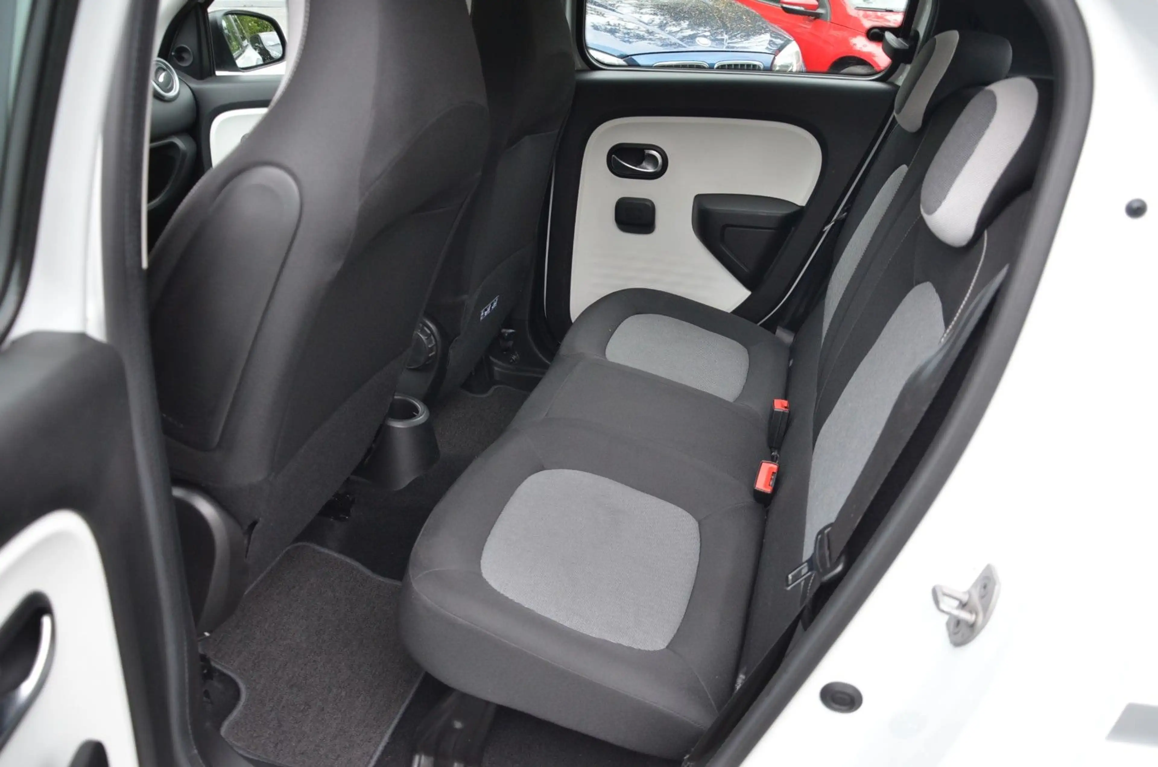 Renault Twingo Limited Klima Tüv neu — photo 12