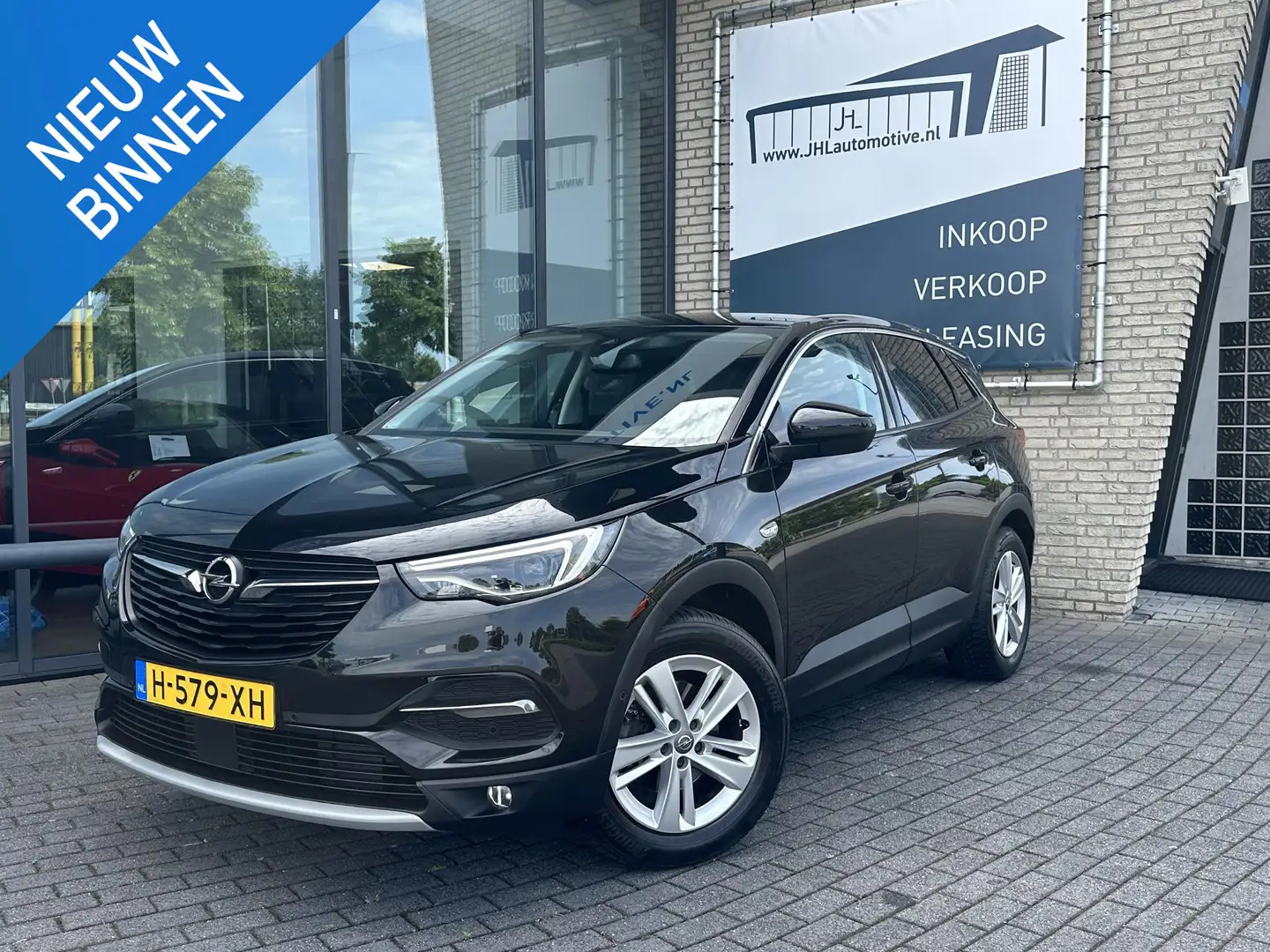 Opel Grandland X 1.2 Turbo Business Executive*NAVI*ECC*CRUISE*HAAK* Zwart - 1