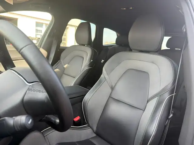 Volvo XC60 view 13