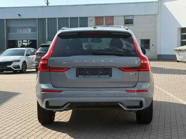 Volvo XC60 view 5